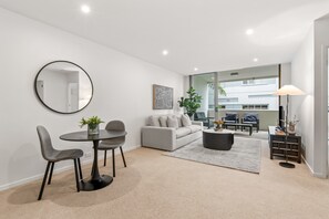 Apartment | Living area - West End Flat With Pool and BBQ Access (Brisbane)