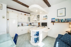 Fridge, oven