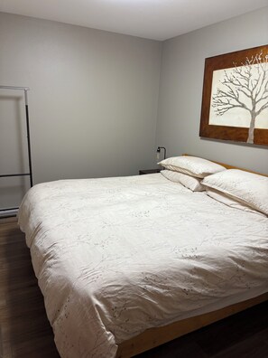 1 habitación, tabla de planchar con plancha, wifi y ropa de cama