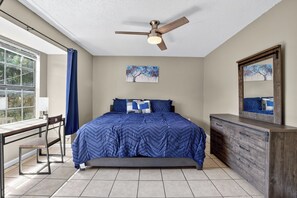 2 bedrooms, iron/ironing board, free WiFi, bed sheets - Cozy Home, Near BatonRouge General Hospital, Museum & LSU! (Baton Rouge)