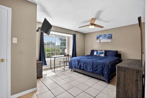 2 bedrooms, iron/ironing board, free WiFi, bed sheets - Cozy Home, Near BatonRouge General Hospital, Museum & LSU! (Baton Rouge)