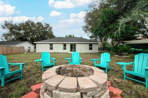 Terrace/patio - Family-friendly vacation rental with everything needed for a great stay. (Dunnellon)
