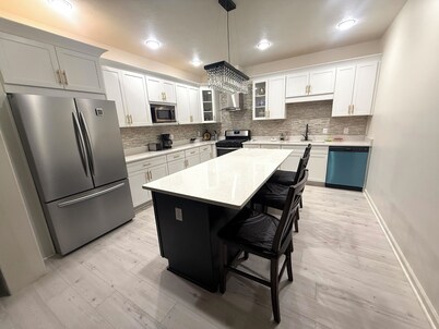 Cozy 1-bedroom in a well ventilated and stylish basement.