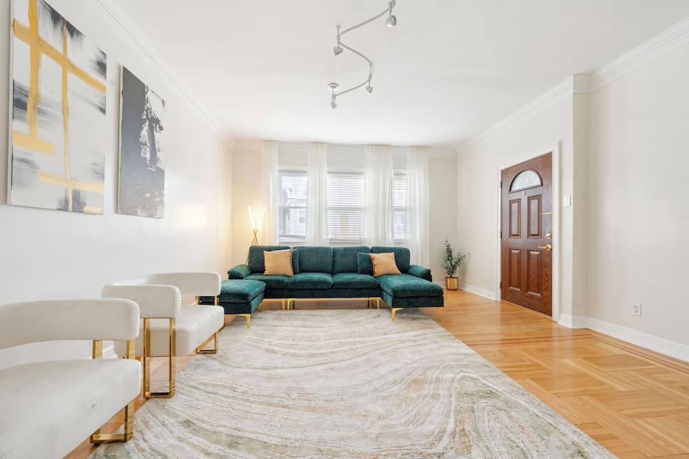 Spacious 3BR Luxe Escape near NYC