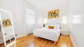 Luxury House | Iron/ironing board, free WiFi