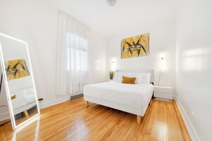 Luxury House | Iron/ironing board, free WiFi