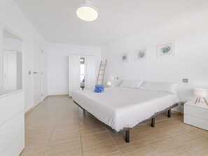 2 bedrooms, desk, Internet - Punta del Sol by Interhome (La Matanza de Acentejo)
