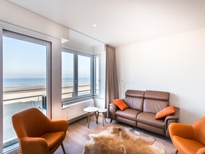 TV - Luxury flat with frontal sea view (Koksijde)