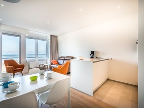 Dining - Luxury flat with frontal sea view (Koksijde)