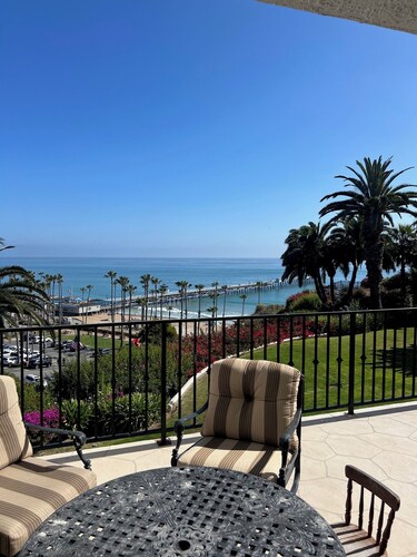 Beautiful unobstructive, ocean views and pier. 3-bedroom condo in San Clemente
