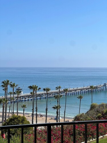 Beautiful unobstructive, ocean views and pier. 3-bedroom condo in San Clemente