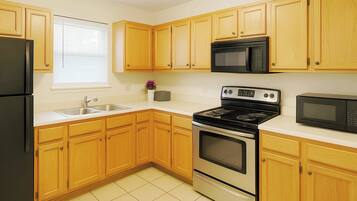 微波炉、烤箱、炉灶