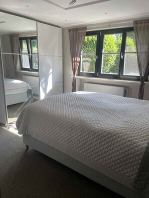 4 chambres, fer et planche à repasser, Wi-Fi gratuit