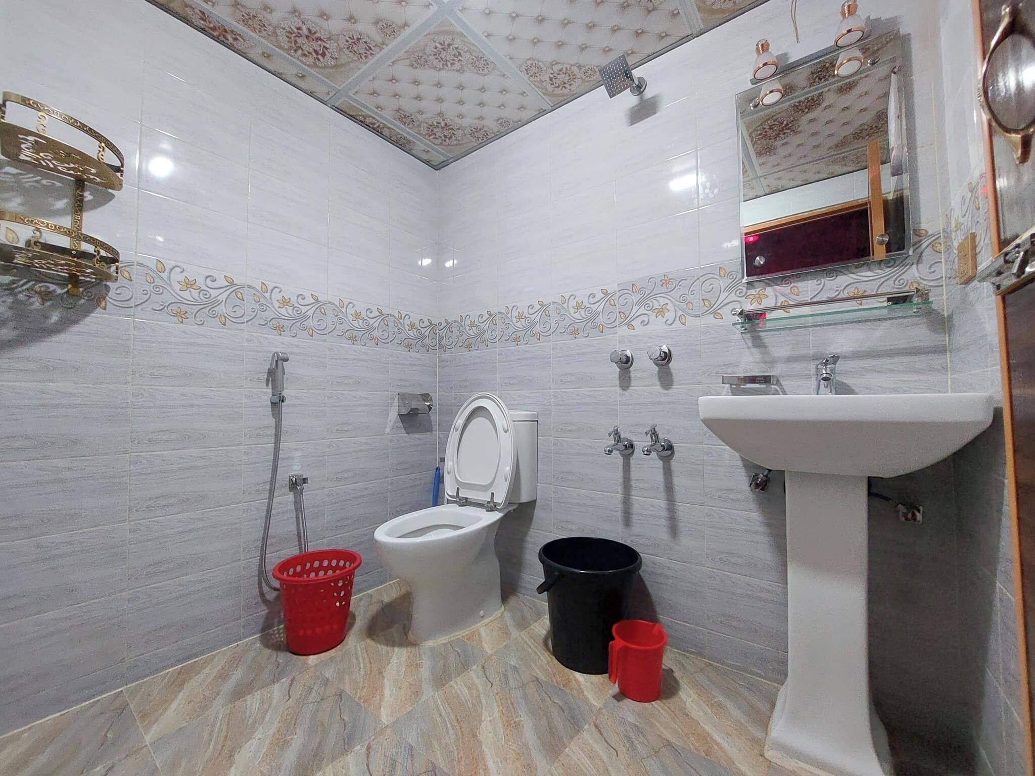 Free toiletries, towels, soap, shampoo