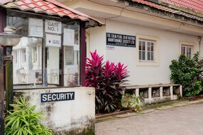 تفاصيل الفندق من الخارج