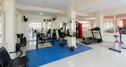 Sunny 2BHK Escape Pool +Gym+ Steps from Colva Beach