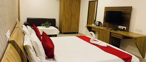 In-room safe, desk, laptop workspace, soundproofing