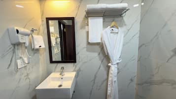 Doccia, set di cortesia gratuito, asciugacapelli, pantofole