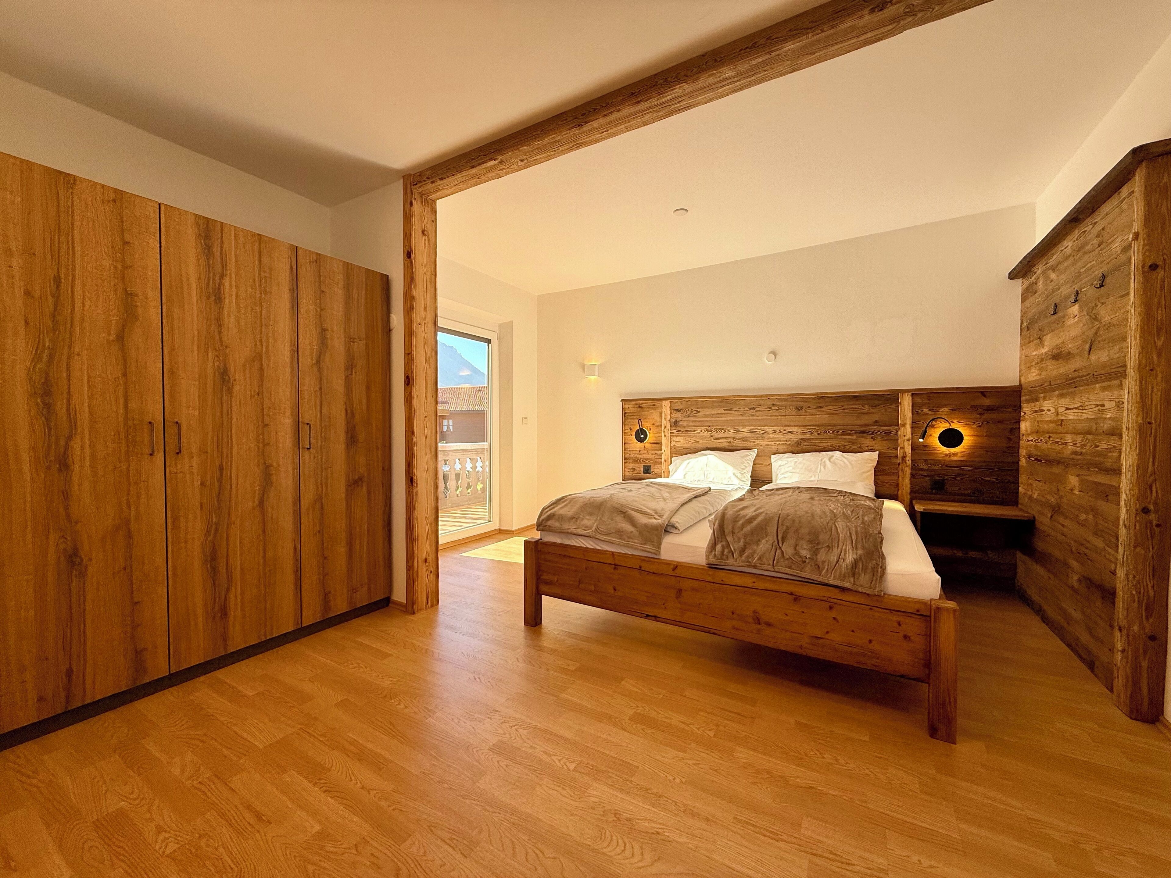 1 bedroom, bed sheets