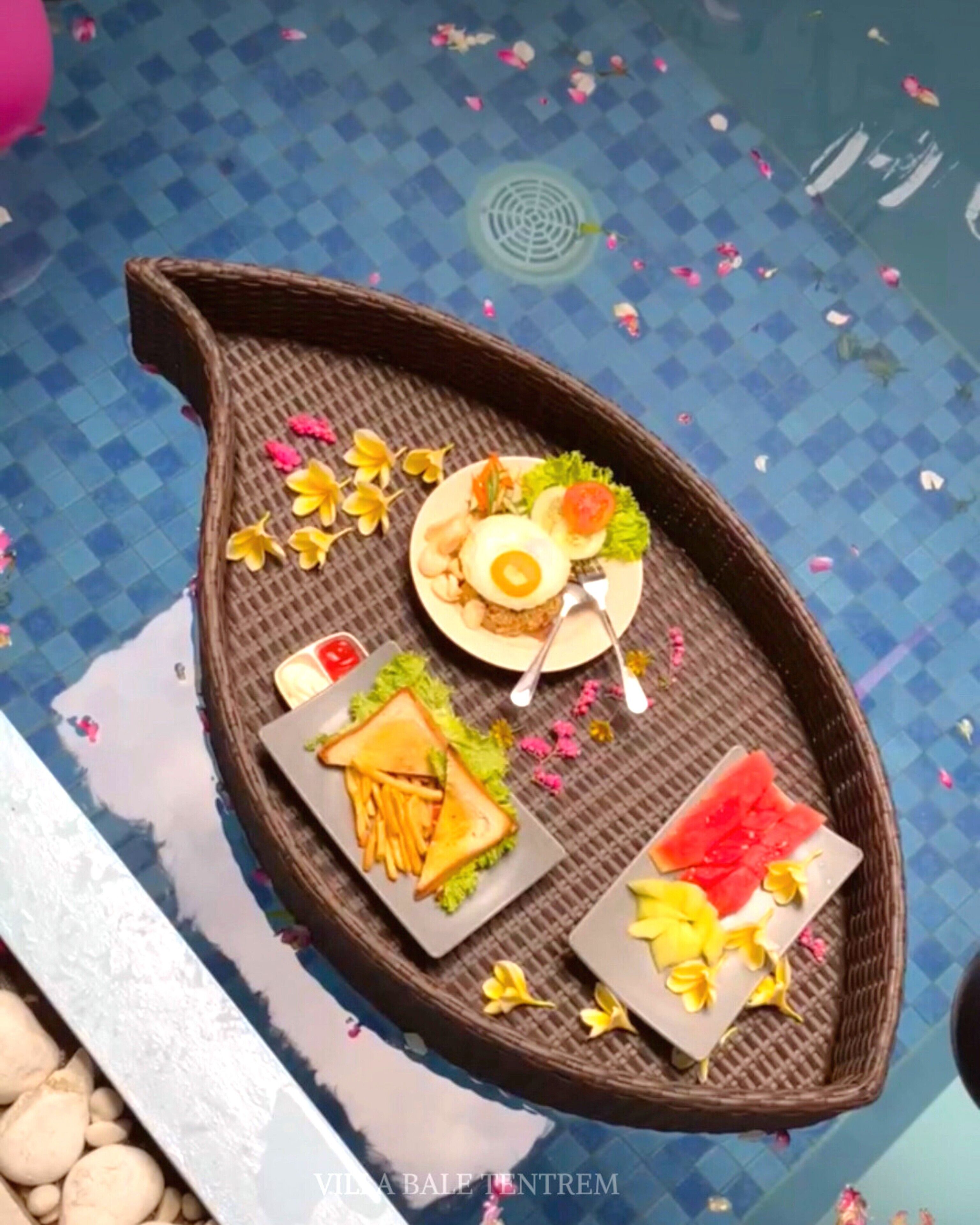 房內用餐