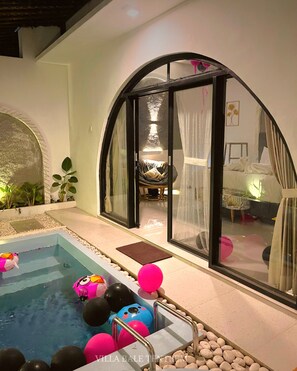 Deluxe Villa, 1 King Bed, Patio, Pool View | Pool - Villa Bale Tentrem Pamungkas (Ngaglik)