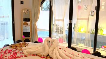 Deluxe Villa, 1 King Bed, Patio, Pool View | Desk, laptop workspace, free WiFi