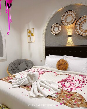 Deluxe Villa, 1 King Bed, Patio, Pool View - Villa Bale Tentrem Pamungkas (Ngaglik)