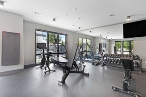 Fitness facility - Midtown Parthenon Gem! Pool+Gym / 2mi to Broadway (Nashville)