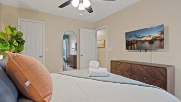 3 chambres, coffres-forts dans les chambres, bureau