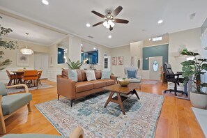 Smart TV, fireplace - 3-Bed Home in Milton’s Fairmont Neighborhood (Alpharetta)