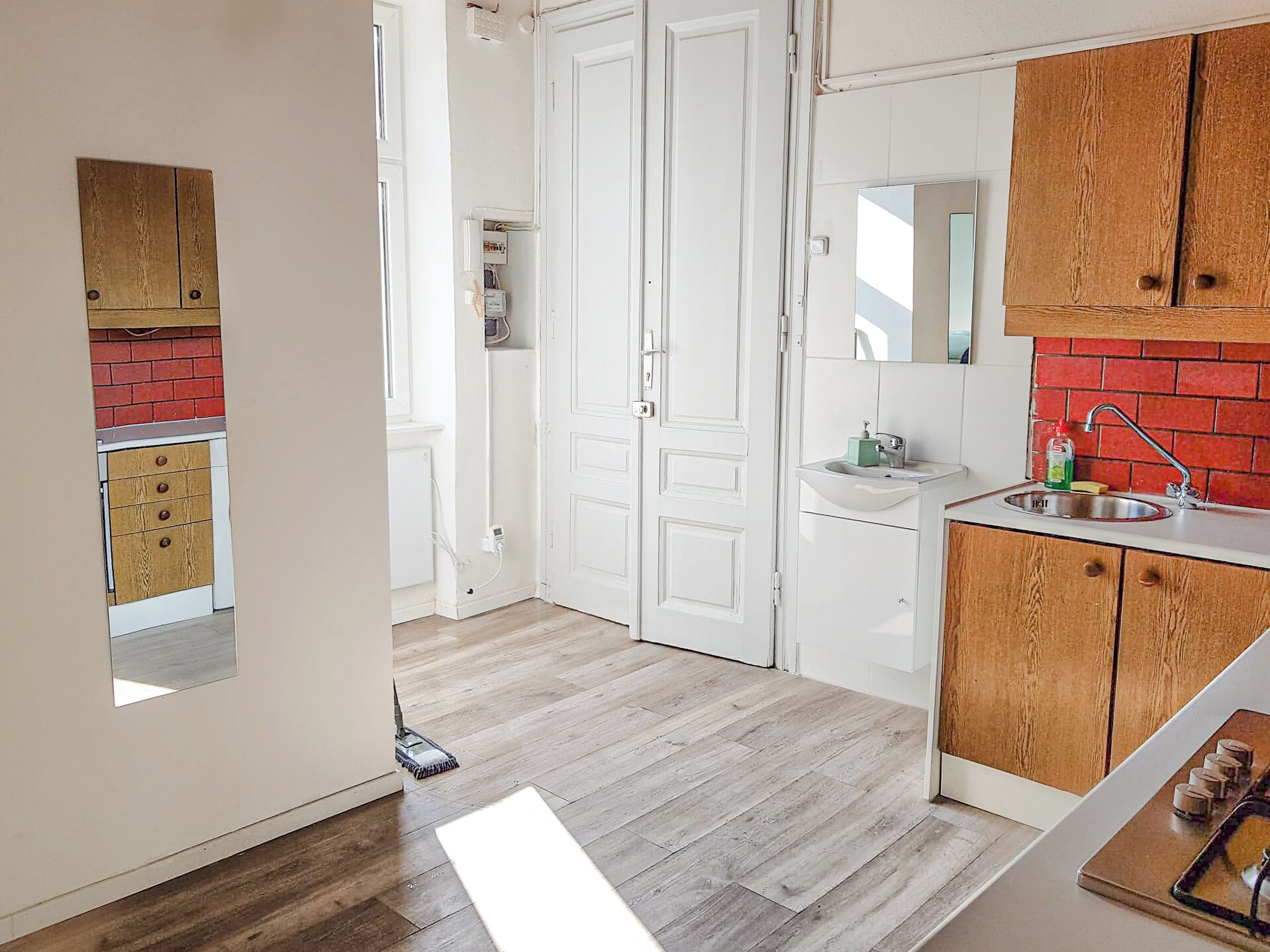 Basic-Apartment | Eigene Küche | Kühlschrank, Mikrowelle, Ofen, Herdplatte