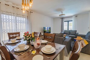 Dining - Yesh Villa by Oceanaxe Holidays (Grand Baie)