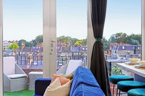 Interior - Exclusive 2 Bedroom Flat near Barons Court! (Greater London)