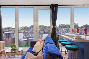 Smart TV - Exclusive 2 Bedroom Flat near Barons Court! (Greater London)