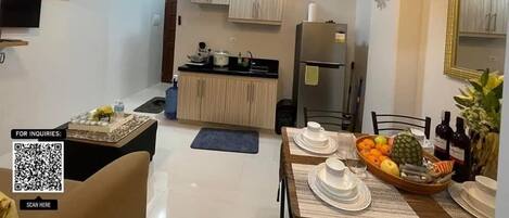 Family Condo, Ocean View | Private kitchen