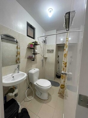 Perhehuoneisto, valtamerinäköala | Kylpyhuone | Suihku, ilmaiset hygieniatuotteet, tohvelit, saippua