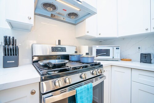 Spacious 4BR Home Prime Location Near Everything