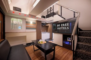 Superior Twin Room, Non Smoking, Kitchen | Gebar bulu kapas, peti besi dalam bilik, kalis bunyi, Wi-fi percuma 
