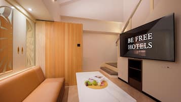 Habitación superior con 2 camas individuales, para no fumadores, sauna | Edredón, caja de seguridad en la habitación y insonorización