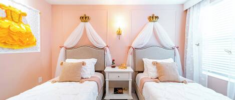 9 bedrooms, desk, iron/ironing board, travel cot