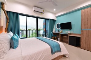 Superior Twin Room | Peti besi dalam bilik, meja, Wi-fi percuma 