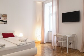 Basic Apartment | Iron/ironing board, free WiFi - Affordable 3BR Apt Belvedere Vicinity (Vienna)
