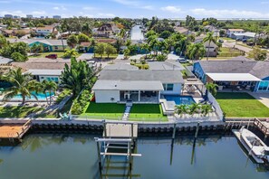 Exterior - Waterfront~Heated Pool~Home Gym~Fire Pit (Tampa)