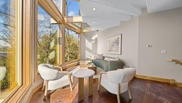 Televisión, chimenea