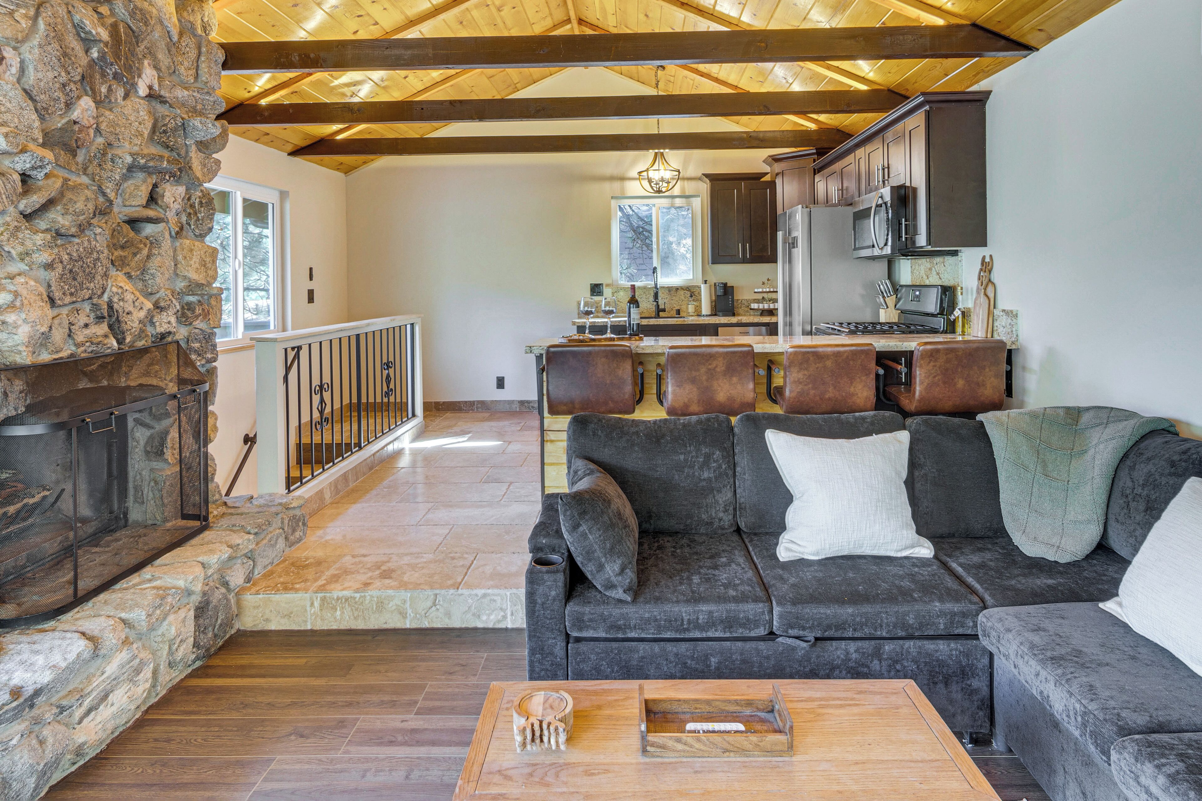 TV, fireplace, stereo