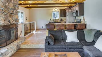 TV, peis og stereoanlegg