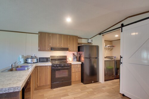 Secluded El Reno Retreat w/ Private Fishing Lake!