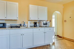 Fridge, microwave, coffee/tea maker, toaster