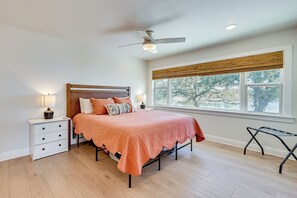 3 عدّة غرف نوم ومكتب وسرير سفر وخدمة الإنترنت