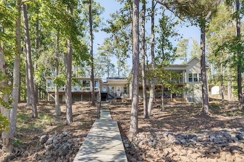 Clark's Hill Lake Retreat! Waterfront Home w/ Dock